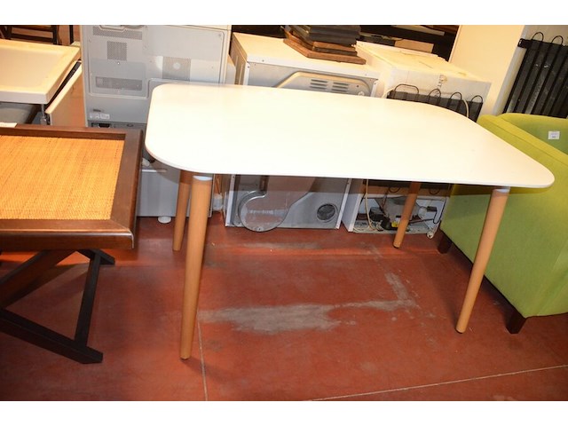 Moderne rechthoekige tafel wit blad natuurkleur onderstel afm. 130x80x73 - afbeelding 1 van  5