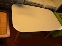Moderne rechthoekige tafel wit blad natuurkleur onderstel afm. 130x80x73 - afbeelding 2 van  7