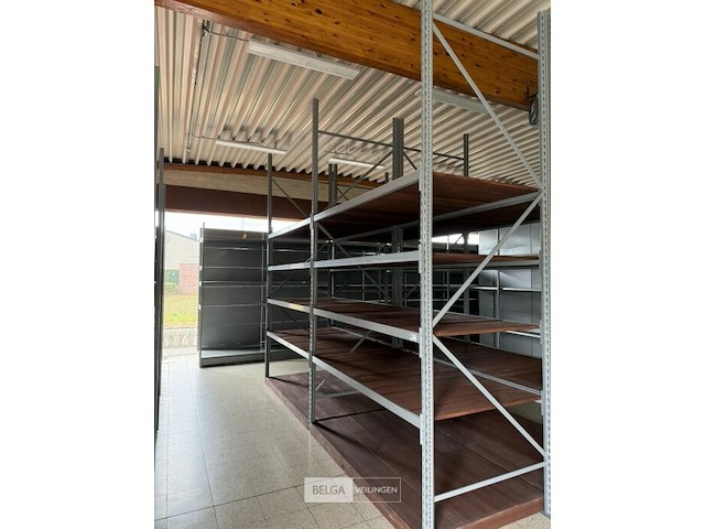 Modulair metalen rek met houten leggers - afbeelding 1 van  5