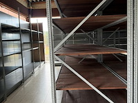 Modulair metalen rek met houten leggers - afbeelding 2 van  5
