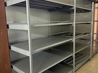 Modulair metalen rek met leggers k&e - afbeelding 3 van  4