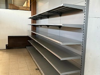 Modulair metalen rek met leggers