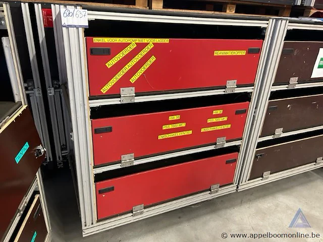Modulair opbergsysteem met houten laden - afbeelding 1 van  4