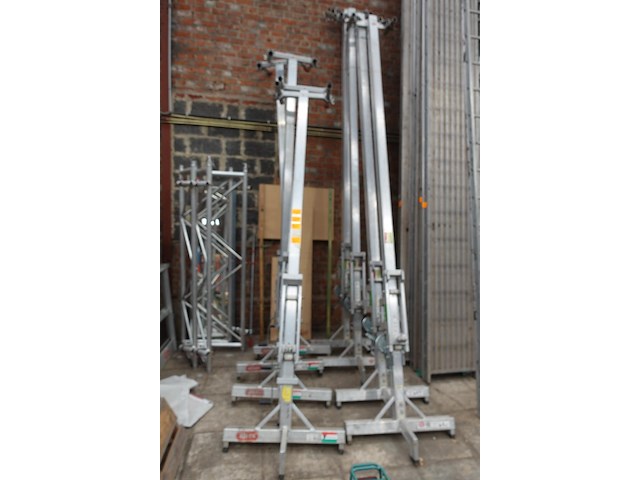 Modulairbare alu brug/stelling altrex - afbeelding 1 van  8