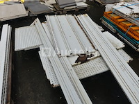 Modulaire metalen planken - afbeelding 4 van  6