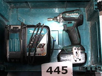 Moerenaanzetter makita vv oplader, werking niet gekend - afbeelding 1 van  2