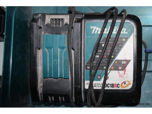 Moerenaanzetter makita vv oplader, werking niet gekend - afbeelding 2 van  2