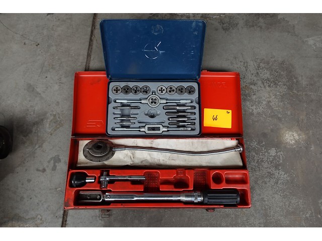 Momentsleutel & draadtapset - afbeelding 1 van  4