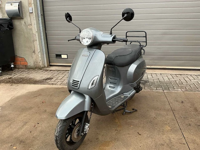 Momo morino 50 scooter - afbeelding 1 van  14