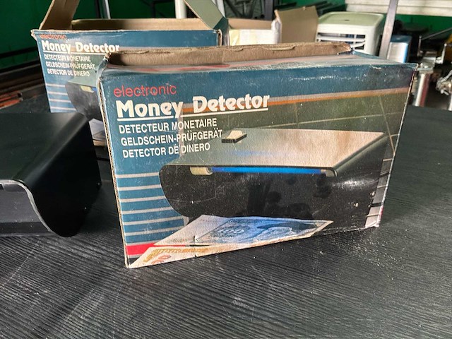 Money detector electronica (2x) - afbeelding 1 van  2