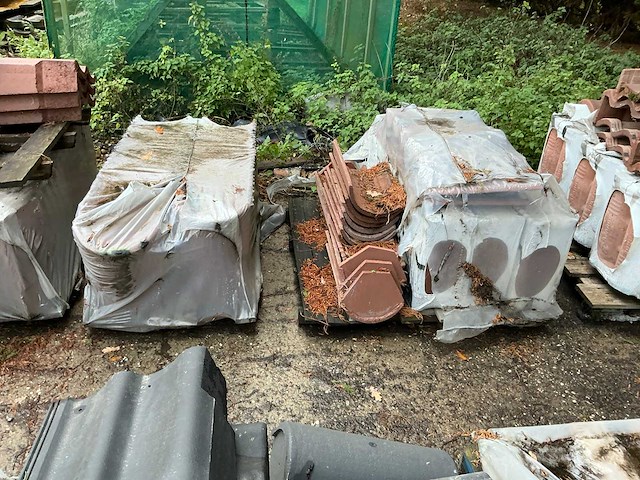 Monier grote partij diverse betonpannen - afbeelding 3 van  19