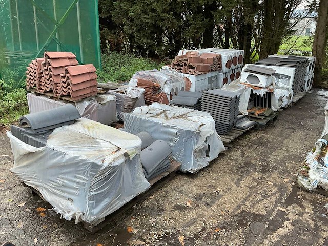 Monier grote partij diverse betonpannen - afbeelding 1 van  19