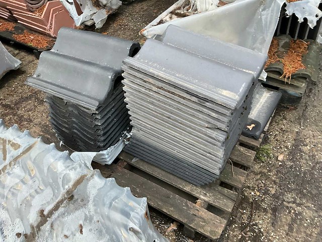 Monier grote partij diverse betonpannen - afbeelding 16 van  19