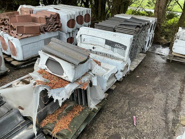 Monier grote partij diverse betonpannen - afbeelding 19 van  19