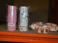 Monitor iiyama g2530hsu, pvc kist gevuld met klein handgerief, pvc kist gevuld met manicurebenodigdheden, 6 dozen pvc handschoenen xl - afbeelding 3 van  11