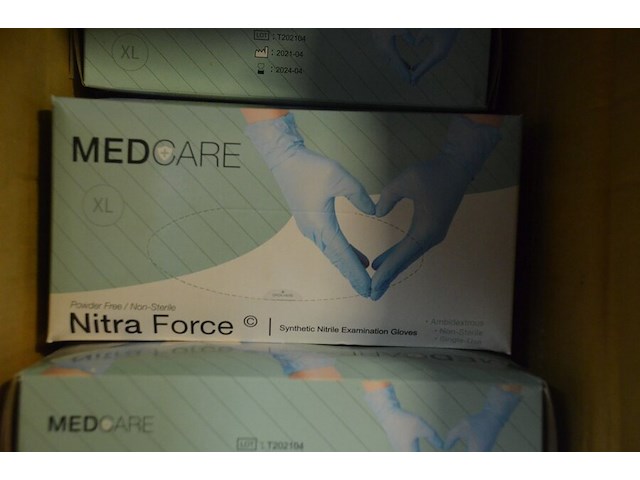 Monitor iiyama g2530hsu, pvc kist gevuld met klein handgerief, pvc kist gevuld met manicurebenodigdheden, 6 dozen pvc handschoenen xl - afbeelding 5 van  11