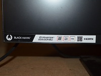 Monitor iiyama g2530hsu, pvc kist gevuld met klein handgerief, pvc kist gevuld met manicurebenodigdheden, 6 dozen pvc handschoenen xl - afbeelding 9 van  11