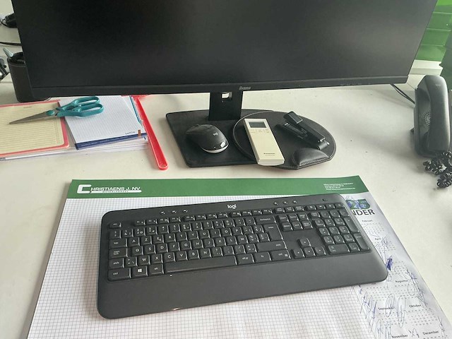 Monitor iiyama, inclusief toetsenbord (2x) - afbeelding 2 van  3