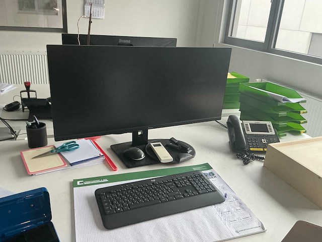 Monitor iiyama, inclusief toetsenbord (2x) - afbeelding 3 van  3