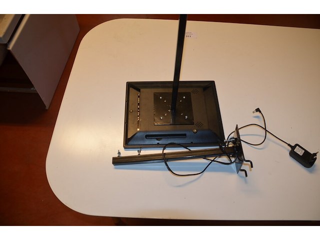 Monitor op statief - afbeelding 4 van  4