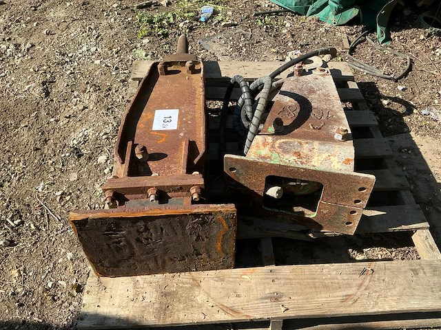 Montabert hydraulische breekhamer (2x) - afbeelding 2 van  7