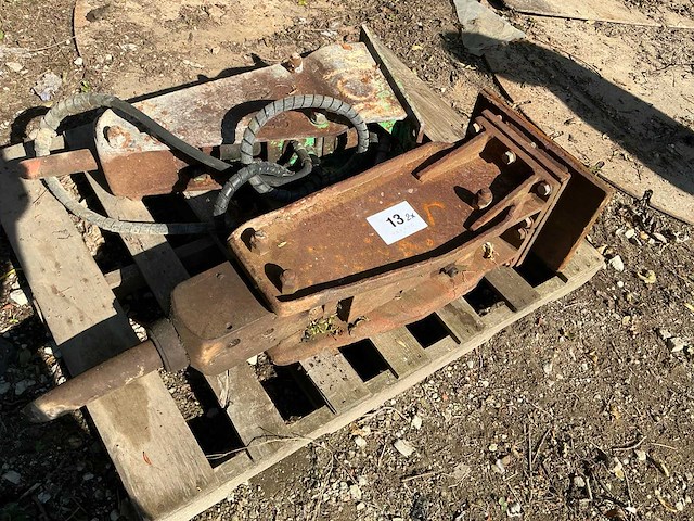 Montabert hydraulische breekhamer (2x) - afbeelding 4 van  7