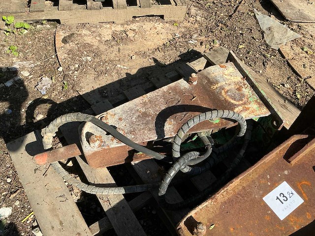 Montabert hydraulische breekhamer (2x) - afbeelding 5 van  7