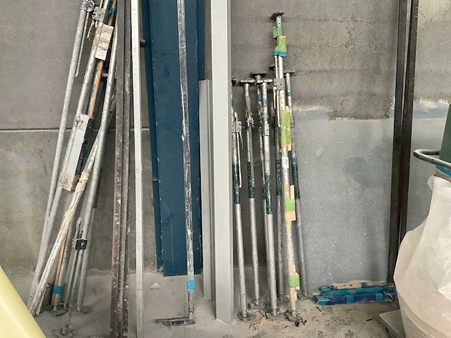 Montagehulp en grote f klemmen (23x) - afbeelding 1 van  5