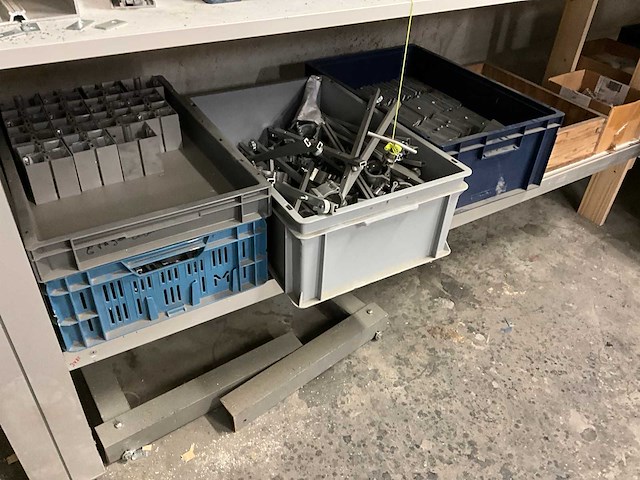 Montagelijn met inhoud op zolderverdieping - afbeelding 6 van  11