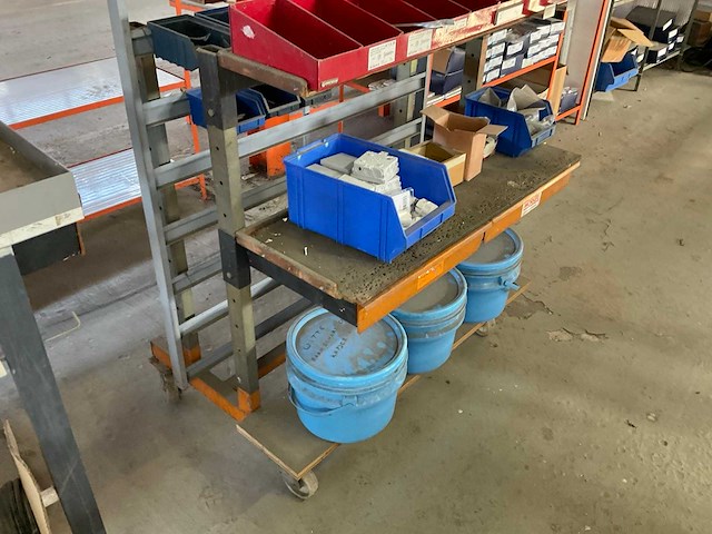 Montagestation - afbeelding 3 van  3