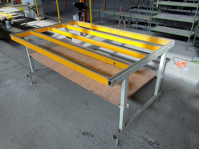 Montagetafel - afbeelding 1 van  1
