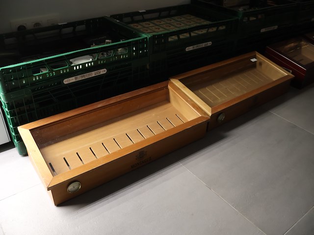 Montague sigarendisplay - afbeelding 1 van  6