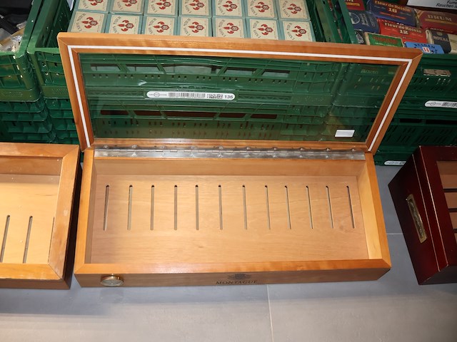 Montague sigarendisplay - afbeelding 6 van  6