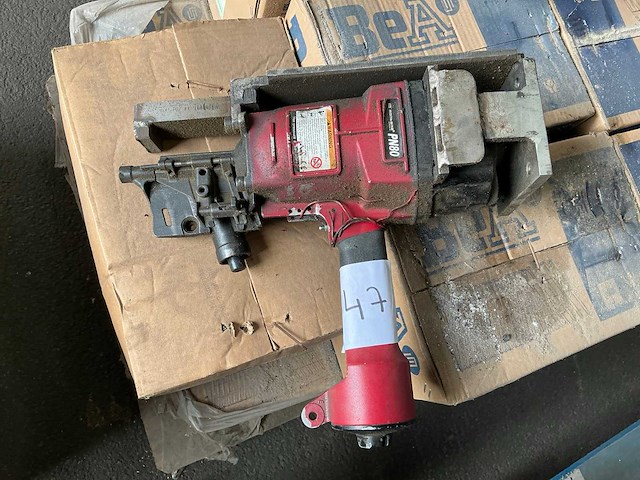 Montana pn80 pneumatische spijkermachine - afbeelding 1 van  4