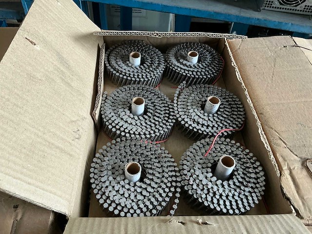 Montana pneumatische rolspijkermachine - afbeelding 7 van  7