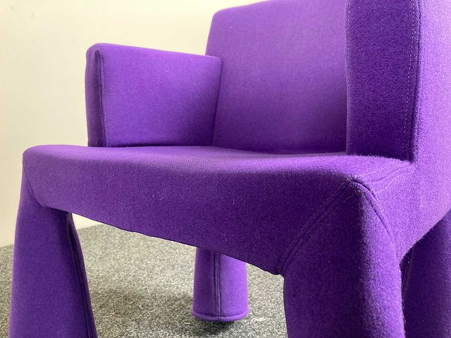 Moooi - designset tafel + 2 stoelen - vergaderset - afbeelding 9 van  13