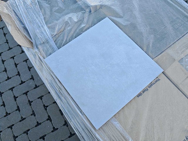 Mosa form light grey mat 30x30 cm tegel 21,6 m² - afbeelding 1 van  4