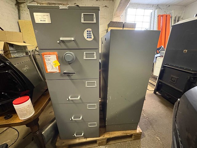 Mosler ex us army - fireproof cabinet (2x) - afbeelding 1 van  6