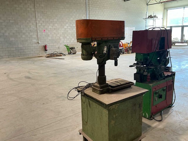 Moteur broche 13 p.x. kolomboormachine met tafel - afbeelding 4 van  10