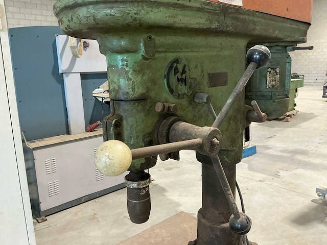 Moteur broche 13 p.x. kolomboormachine met tafel - afbeelding 7 van  10