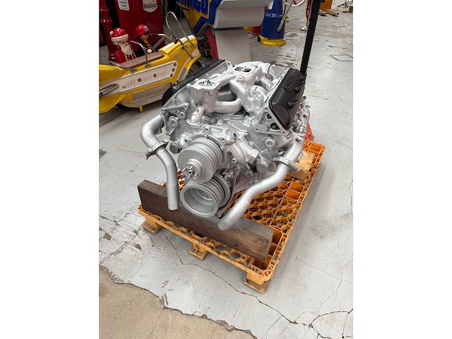 Moteur de rolls-royce silver shadow v8 - decorative object - afbeelding 3 van  8