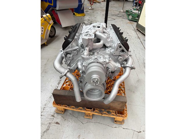 Moteur de rolls-royce silver shadow v8 - decorative object - afbeelding 4 van  8