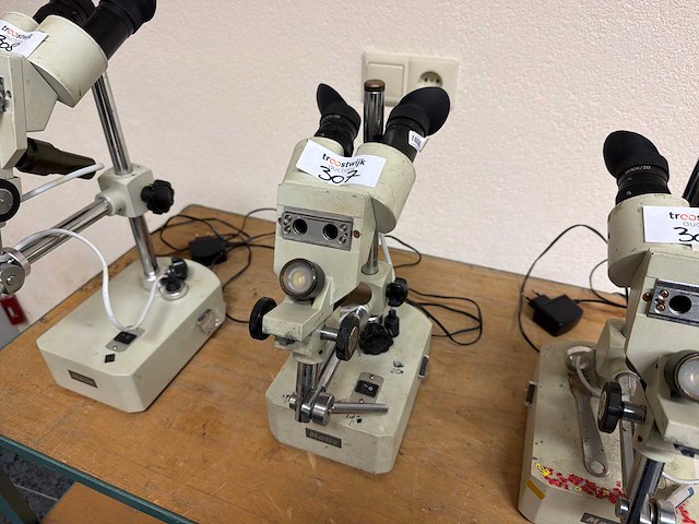 Motic stereomicroscoop inspectiemicroscoop met statief en verlichting - afbeelding 1 van  7