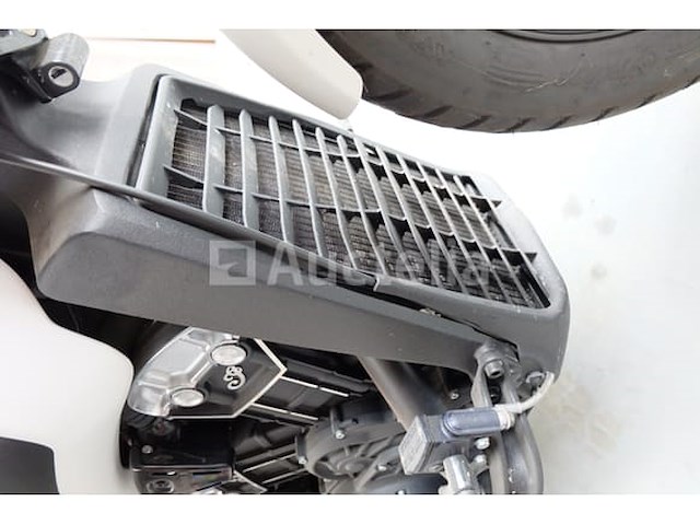 Moto indian motorcycle scout bobber (2019-4,912 km-vin: 56kmta008k3140419) - afbeelding 14 van  31