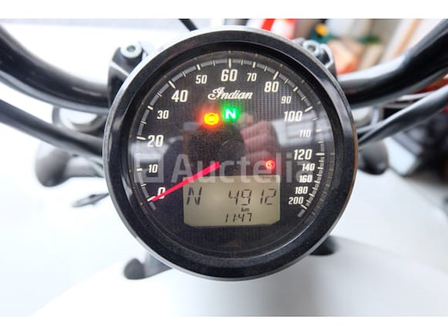 Moto indian motorcycle scout bobber (2019-4,912 km-vin: 56kmta008k3140419) - afbeelding 16 van  31