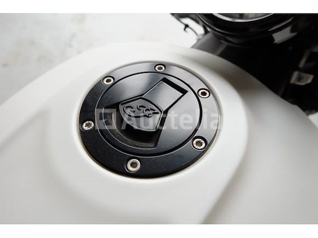 Moto indian motorcycle scout bobber (2019-4,912 km-vin: 56kmta008k3140419) - afbeelding 24 van  31