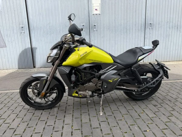 Moto zontes 310 cc / bj 2021 / 1076 km 501 dm (65/2026)