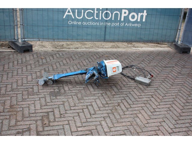 Motor benzine voor speedboot - afbeelding 1 van  1