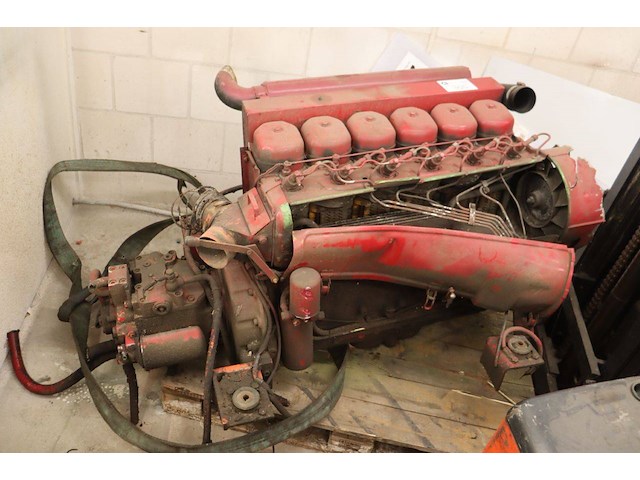 Motor deutz 912 diesel 6cilinder - afbeelding 1 van  1