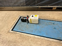 Motor voor kipper met olieresevoir - afbeelding 1 van  1